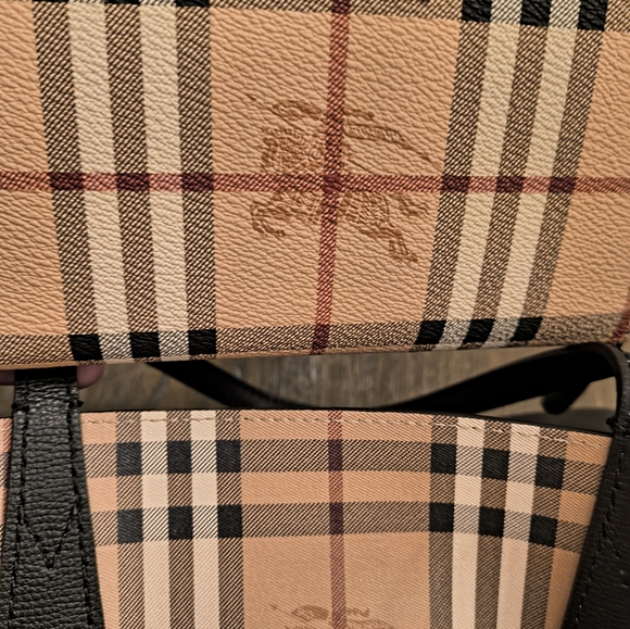 Burberry Haymarket wallet. Approximate measurements 7 1/2 W x 4 H. Great gift. - Picture 7 of 7